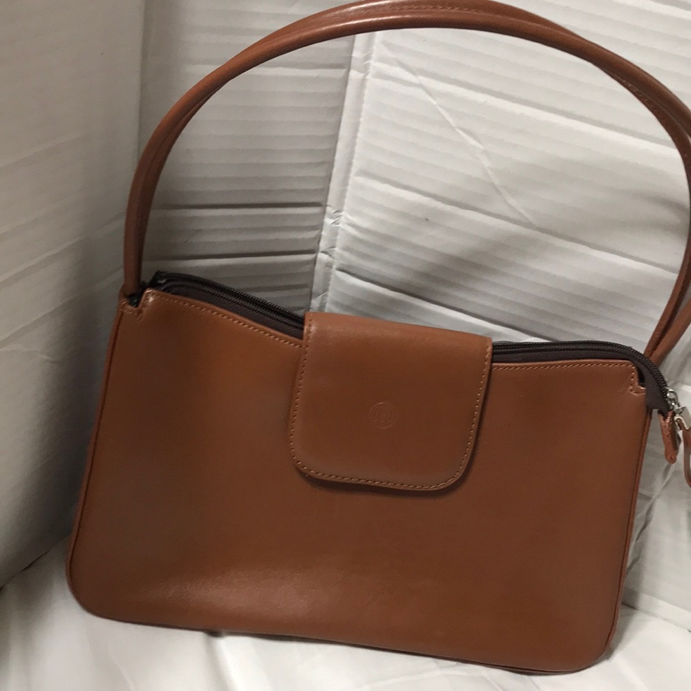 Alexandro Yeo leather handbag. EUC